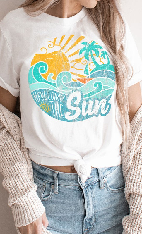 Vintage Here Comes the Sun Beach Graphic Tee PLUS